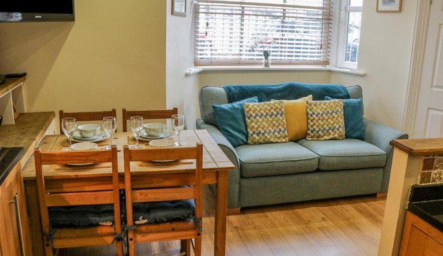 Apartment 6