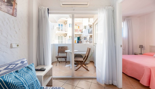 Apartment 'Córdula' with Wi-Fi and Air Conditioning