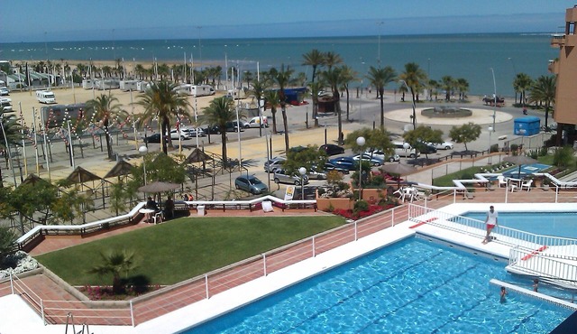 APARTMENT WITH SEA. LOS Infant-Edificio