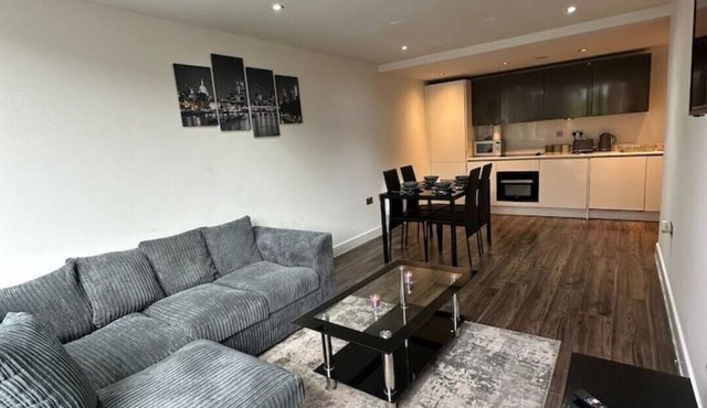 Apartment in West Midlands