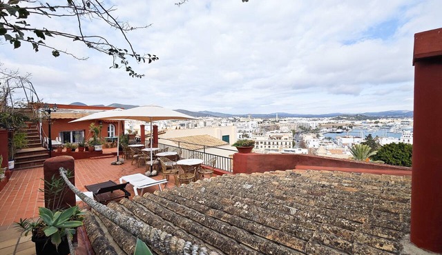 Apartment 'Navila' with Shared Pool, Wi-Fi and Air Conditioning