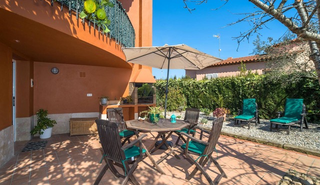 Apartment with nice terrace and barbecue, in Begur