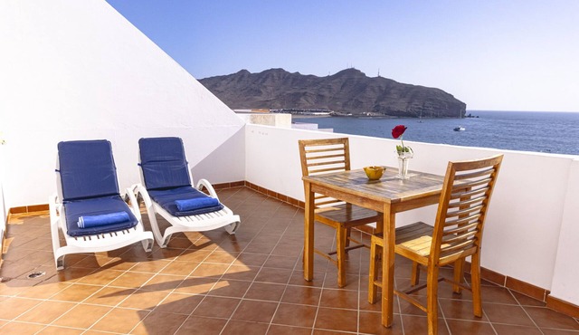 Apartment with terrace, sea views, and satellite TV via Wi-Fi 600 MB