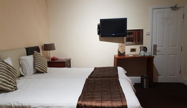 Ascot Hotel