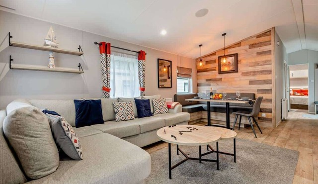 Astoria Lodge Smart Modern 2-Bedroom Lodge Milford