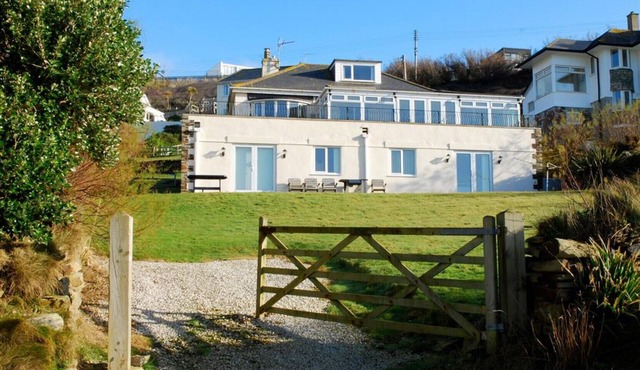 Atlantic View, Mawgan Porth with sea views