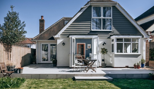 Aurora- Three bedroom home in Southbourne with garden and parking