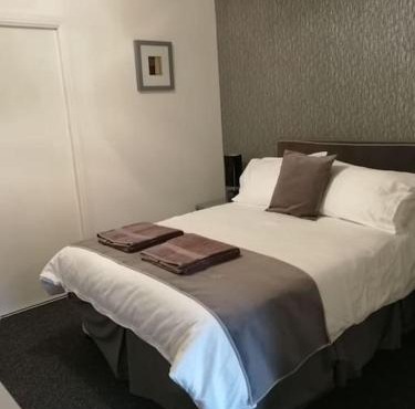 Avalon Studio. Comfy well equipped cosy studio.