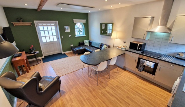 Barley End - a two bedroom, sleeps 3 that sleeps 3 guests in 2 bedrooms