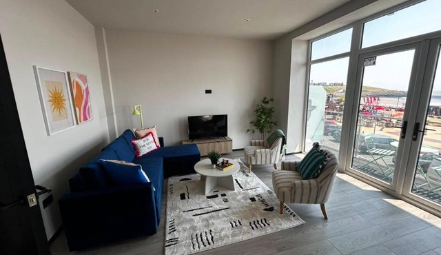 Beachfront 2-Bed Apartment on Barry Island