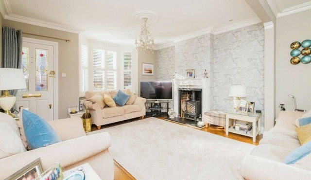 Beautiful 3 bed, 2 bath cottage with off road parking and storage.