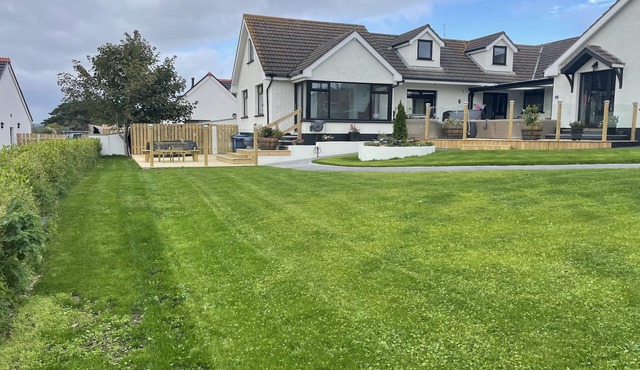 Beautiful 3-Bed House in Sunny Killough Down