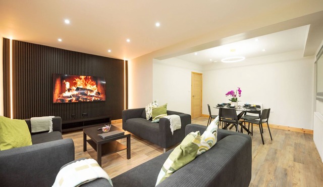 Beautiful 8-Bed, 8-Bath with Garden, Gym & Parking