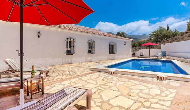 Beautiful home in árchez