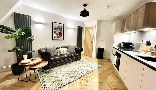 Beautiful Two Storey Apartment in City Centre- 2