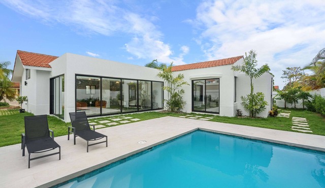 Beautifully remodeled and spacious home available for rent