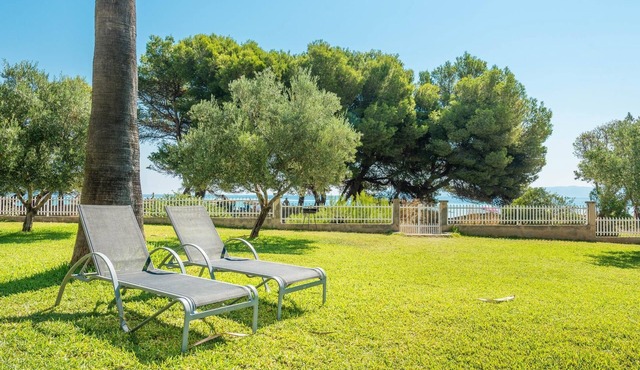 Block 3 Apartment 3 with direct access to the beach in Alcudia.