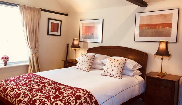Blue Cow Luxury Cosy Cottage - Bed and Breakfast