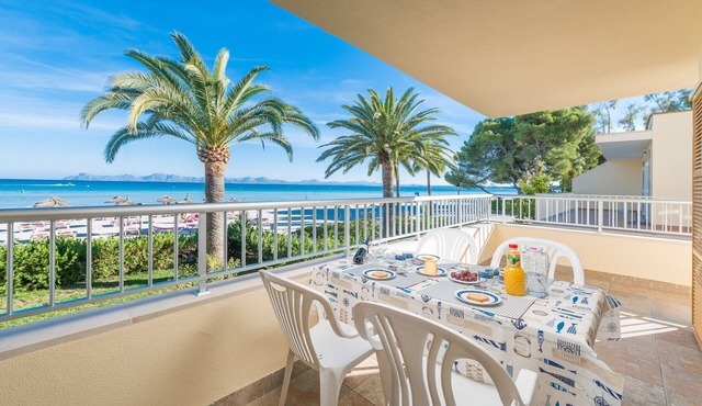 BON ESTAR - Apartment with sea views in Port d'alcúdia. Free WiFi