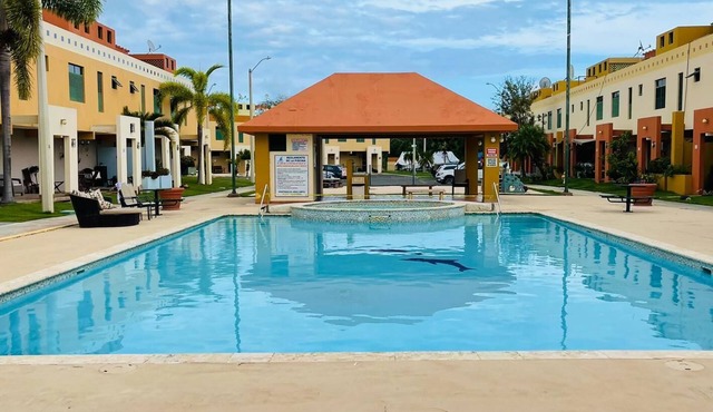 Boquerón, Cabo Rojo 3 BR/2 1/2 BA Condo Steps from pool, close to DT & Beach
