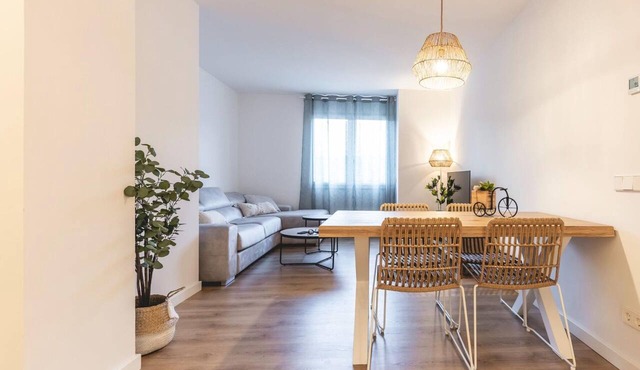 Bravissimo Afra, 2-bedroom apartment in the center of Girona
