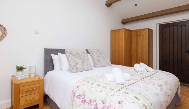 Buttercup - Super King Ensuite Room in Sidlesham