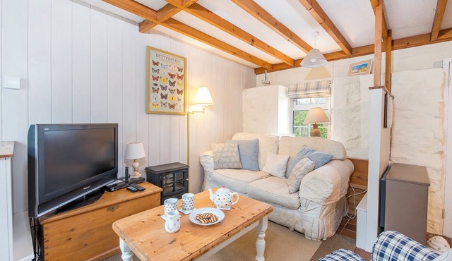 Bwthyn Bach, Holiday Cottage Trefin, Sleeps 2, 1 bedrooms, bathrooms