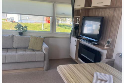 Caravan - Sleeps 6 - Parking