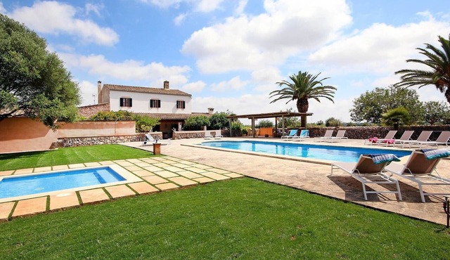 Casa Son Rossinyol Nou – Finca con piscina privada y espacio para 18 huéspedes