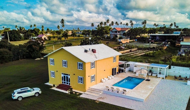 Casona Ocean Blue: Spacious Beach House w/pool
