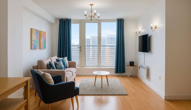Central Cardiff 2 Bed Apartment | FREE Parking | Walk to Stadium & Shopping