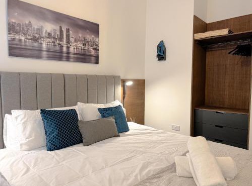Central & Modern 2 Bedroom City Apartment