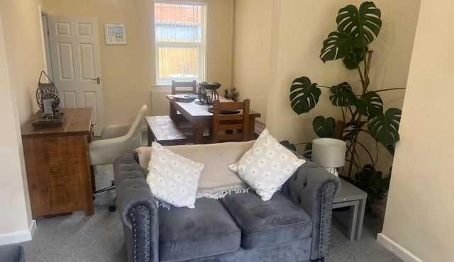 Central Sutton on Sea 4-Bed House, Sleeps 8