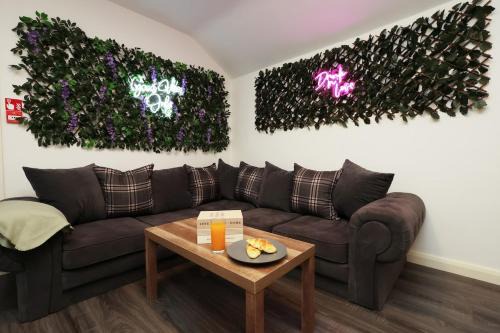 CentralHub4 1BD Studio- Contractor & Travelers