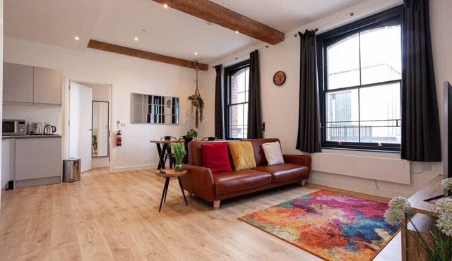 Characterful 2 Bed Apartment Near Victoria Station