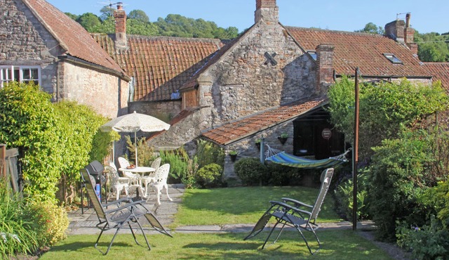 Charming 17th Century Cottage In Croscombe, Somerset