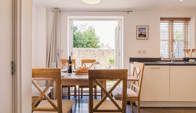 Charming 2 Bedroom Home in the Cotswolds