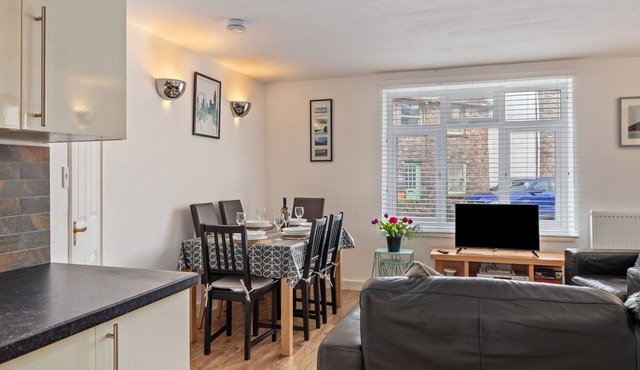 Charming 3‑Bed Cottage in Historic Laugharne
