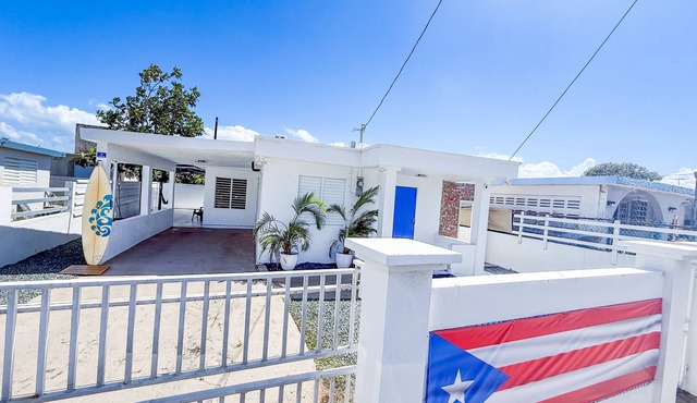 Charming 3-bedroom Beach House with AC and WiFi near Arecibo's best beaches.