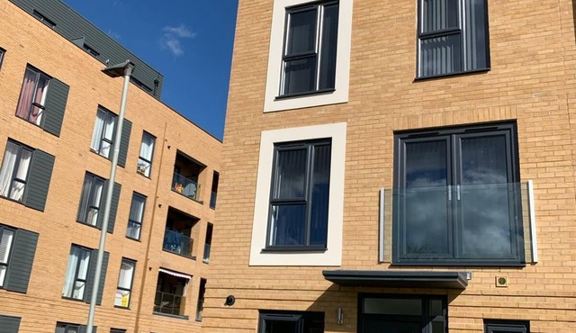 Charming and Spacious 4-bedroom building in South Ockendon 30 minutes to London