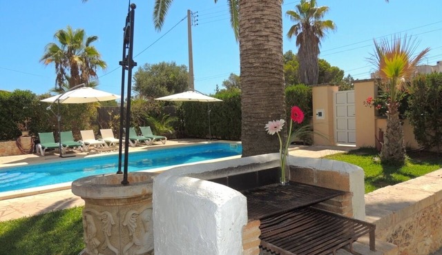 Charming Mediterranean Villa with Private Pool in an Ideal Location!