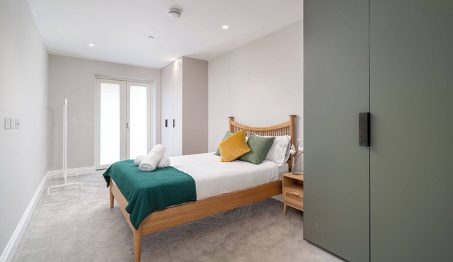 Charming New Build 2-bedroom 2 Bathroom apartment in lovely London with WiFi