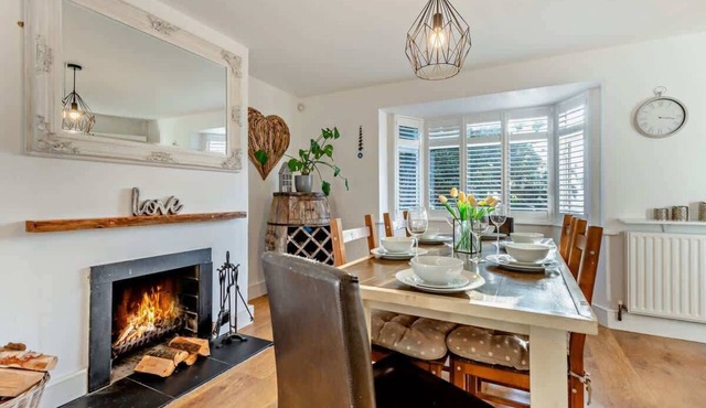 Charming New Forest Cottage with Private Garden Rockford Cottage
