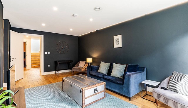 Chic 3Bed Flat w/Balconies in Kings Cross