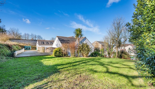 Chyvarloe - Five Bedroom House, Sleeps 10