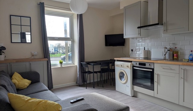 Claremont - Modern Apartment 3 Double Beds Free Parking Great Location