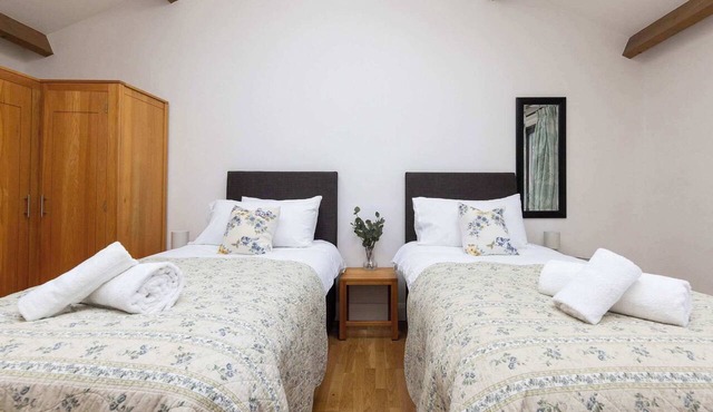 Clover - Twin Ensuite Room in Sidlesham