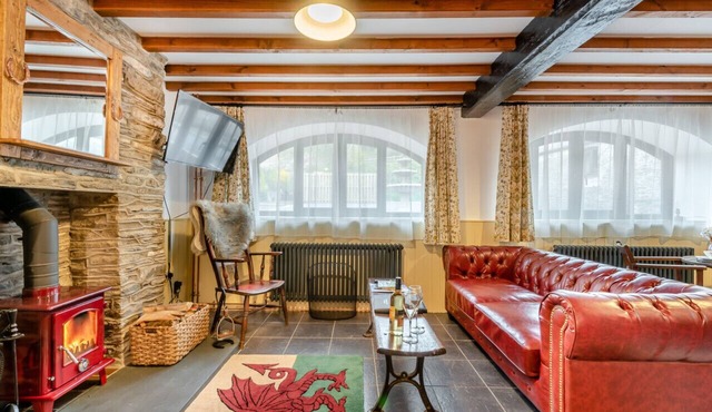 Coach House - One Bedroom House, Sleeps 2