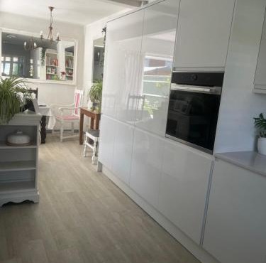 Comfortable Quiet Room in shared 3 bedroom hse Centre