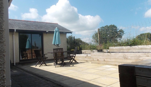 Contemporary, spacious 5* Tenby/Saundersfoot